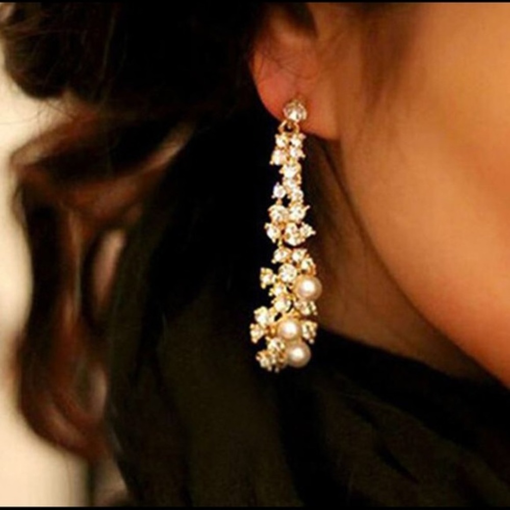 ❤️Beautiful Bridal peal dangle earrings E01